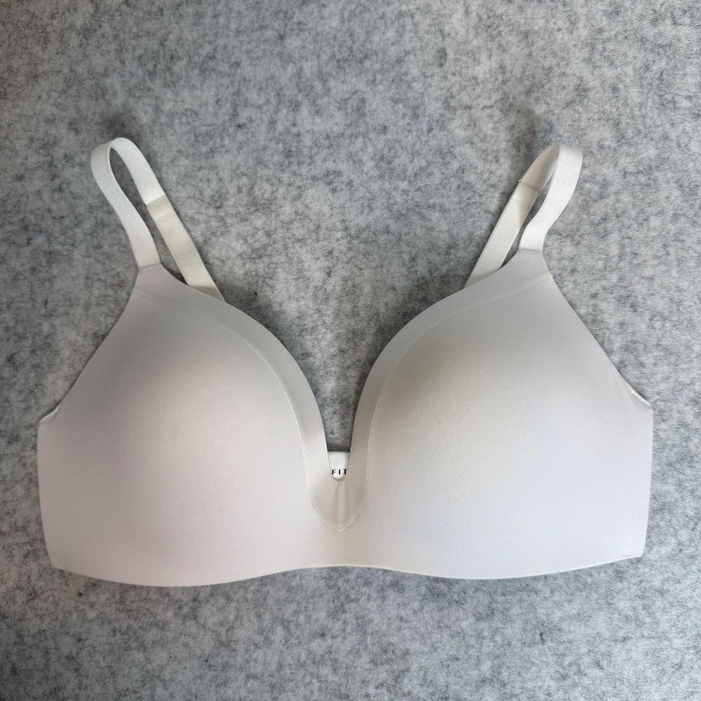 Underoutfit 1258 Satin Grace 3D Molded Bra Women XL White Seamless Wireless